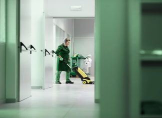 Pulizie nelle scuole: oggi scatta l’internalizzazione, ma in 4.000 rimangono fuori